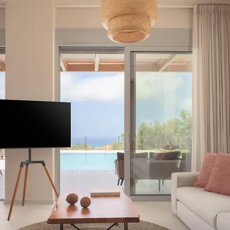 Olvios Villas, With 35m2 Pool & Seaviews, By Thinkvilla Candia